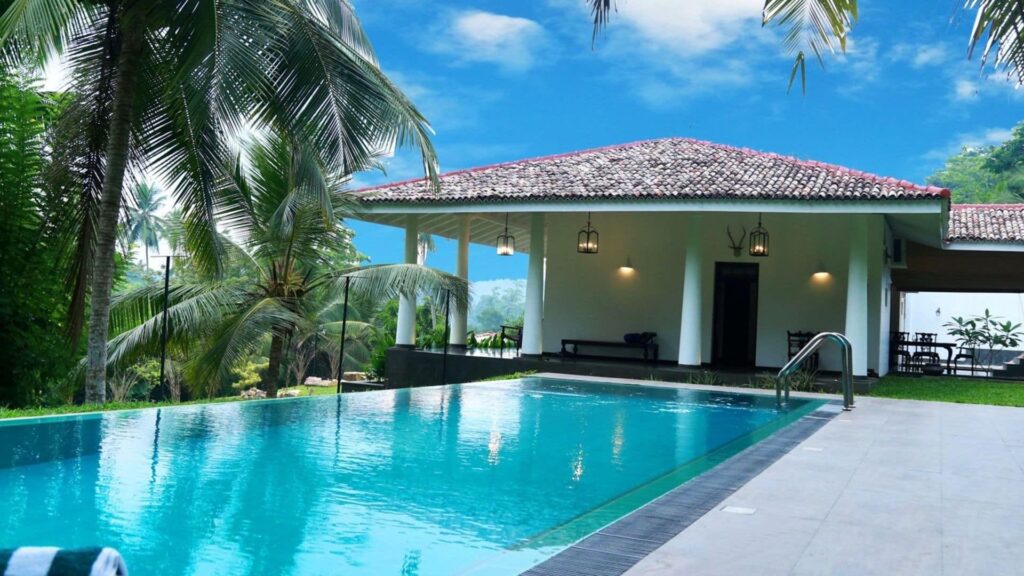 clean residential pool in los angeles california